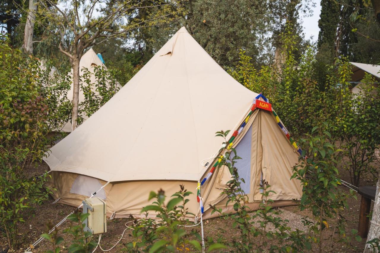Nisi Glamping Hotel ปาราเลีย ลาคอน ภายนอก รูปภาพ