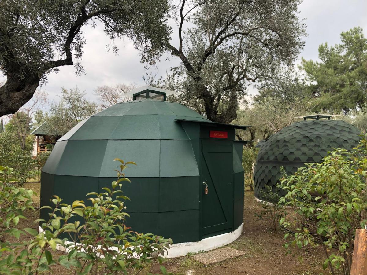 Nisi Glamping Hotel ปาราเลีย ลาคอน ภายนอก รูปภาพ